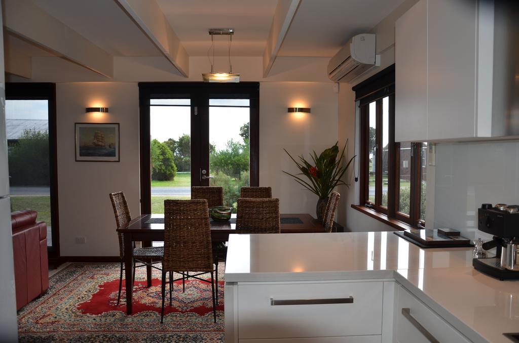 Yolla Beach House Adventure Bay Екстериор снимка